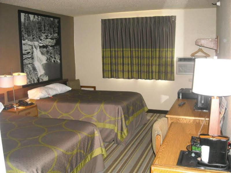 Super 8 By Wyndham Hull Street Midlothian Richmond Area Hotell Exteriör bild